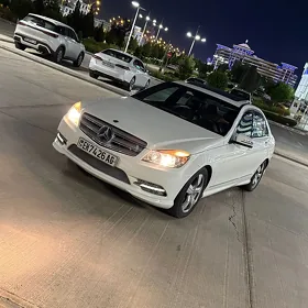 Mercedes-Benz C300 2011
