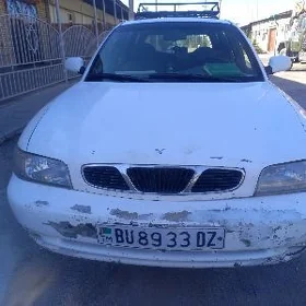 Daewoo Nubira 1998