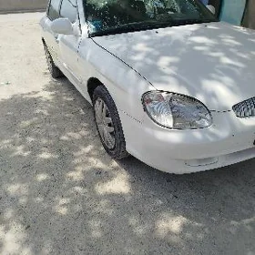 Hyundai Sonata 2000
