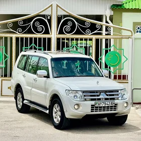 Mitsubishi Pajero 2014