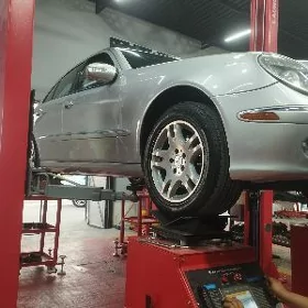 Mercedes-Benz E320 2004