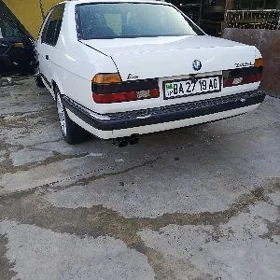 BMW 750 1988