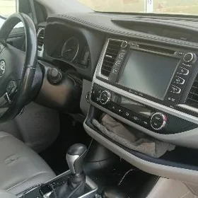 Toyota Highlander 2019