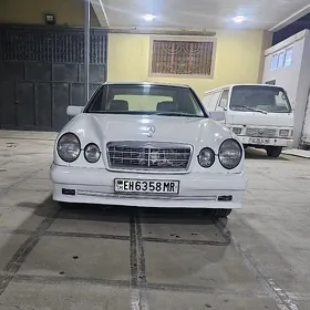 Mercedes-Benz E320 1999