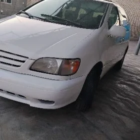 Toyota Sienna 2001