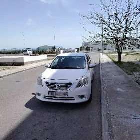 Nissan Versa 2011