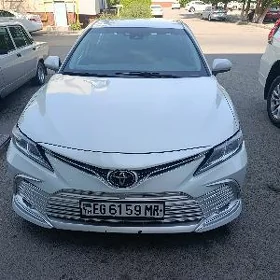 Toyota Camry 2021