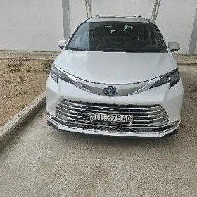 Toyota Sienna 2022