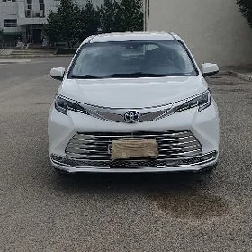 Toyota Sienna 2022