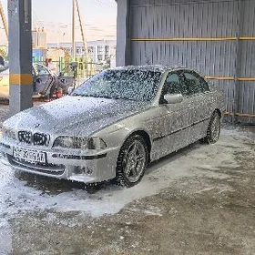 BMW E39 2000