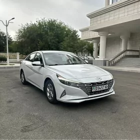 Hyundai Elantra 2021