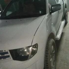 Mitsubishi L200 2011