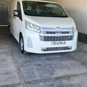 Toyota Hiace 2021