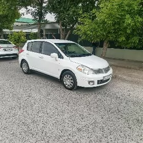 Nissan Versa 2011
