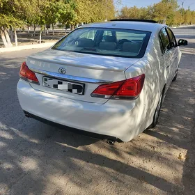 Toyota Avalon 2010