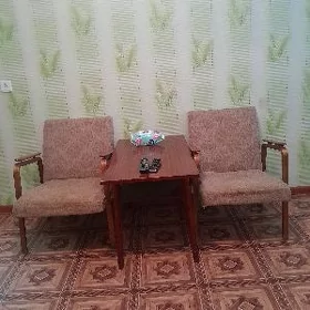 Мини кресла и столик.