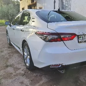 Toyota Camry Hybrid 2022