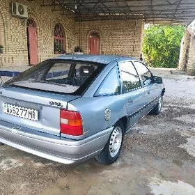 Opel Vectra 1990