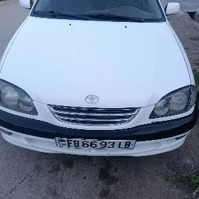 Toyota Avensis 2000
