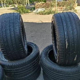245/45 R17