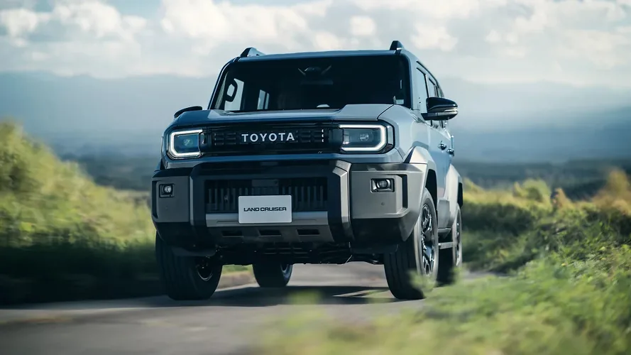 Iň kiçi Toyota Land Cruiser FJ ýolsuz ýerde ýöreýän ulagy ýapon bazaryna çykdy - img 3