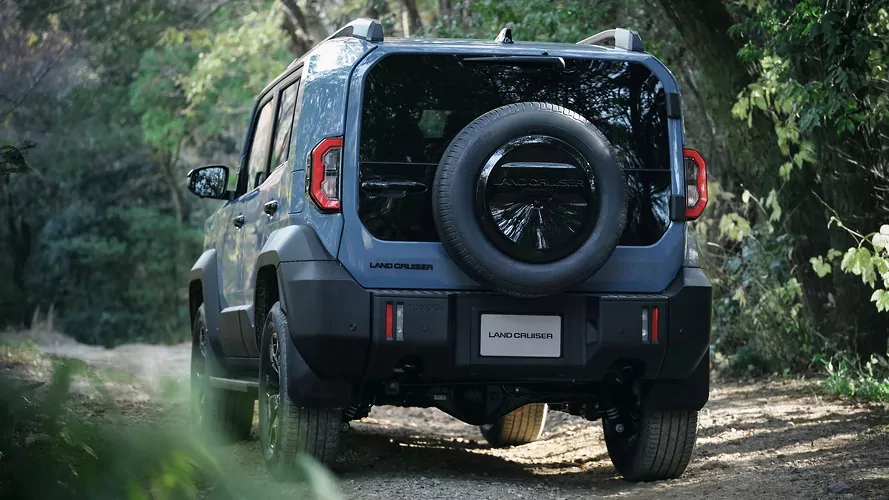 Iň kiçi Toyota Land Cruiser FJ ýolsuz ýerde ýöreýän ulagy ýapon bazaryna çykdy - img 2