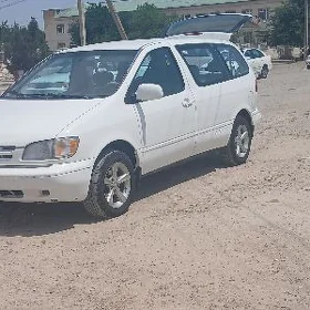 Toyota Sienna 2000
