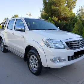 Toyota Hilux 2014