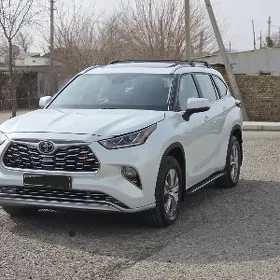 Toyota Highlander 2023