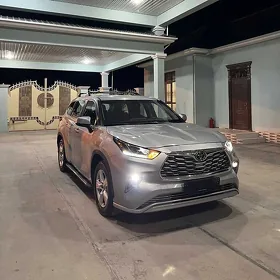 Toyota Highlander 2024