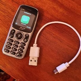 SQ 3306 mini telefon