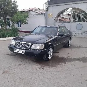 Mercedes-Benz 400-Class 1992