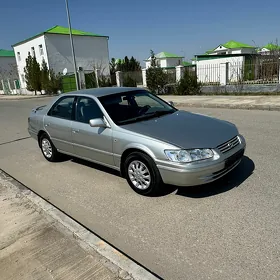 Toyota Camry 2000