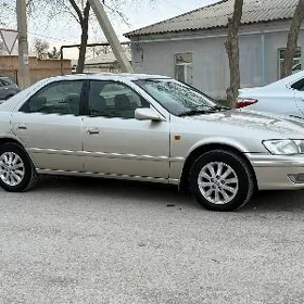 Toyota Camry 2001