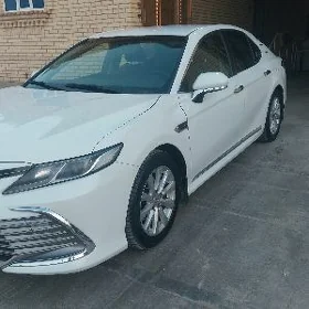 Toyota Camry 2021