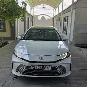 Toyota Camry 2025