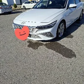 Hyundai Elantra 2025