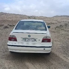 BMW E39 2000