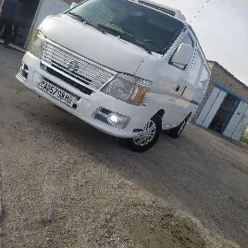 Nissan Urvan 2006