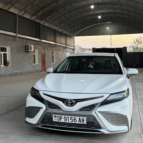 Toyota Camry 2021