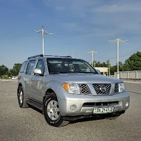 Nissan Pathfinder 2005