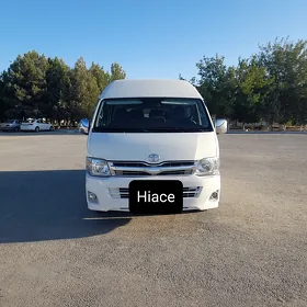 Toyota Hiace 2010