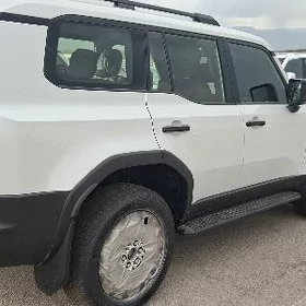 Toyota Land Cruiser Prado 2025