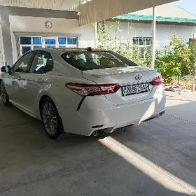 Toyota Camry 2020