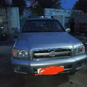 Nissan Pathfinder 1999