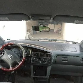 Toyota Sienna 2000