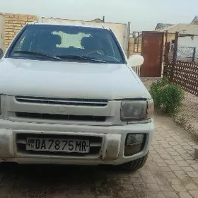 Nissan Pathfinder 2001