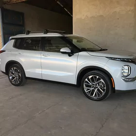 Mitsubishi Outlander 2022