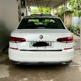 Volkswagen Passat 2021