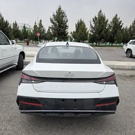 Hyundai Elantra 2025